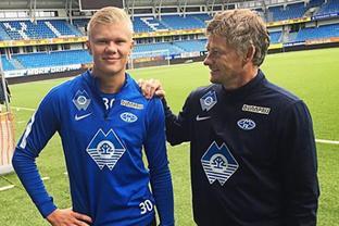 梁民革：希望有一天我也能像孙兴慜一样穿上7号球衣（梁民革：盼有朝一日披上7号战袍，向孙兴慜看齐）