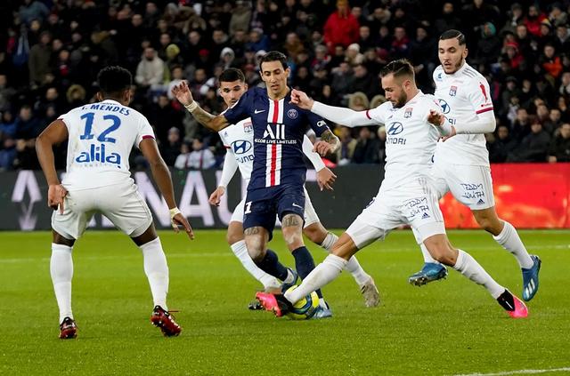 C罗前队友：C罗能踢到100岁！不喜欢梅西就不喜欢足球！（C罗昔日队友：他能踢到百岁！不爱梅西就不懂足球）