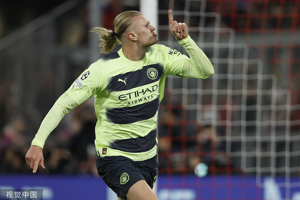 TA：莫斯克拉的贡献远不止是“临时救火”，他完全封锁了凯恩（TA：莫斯克拉的作用远超救急，他把凯恩彻底锁死）