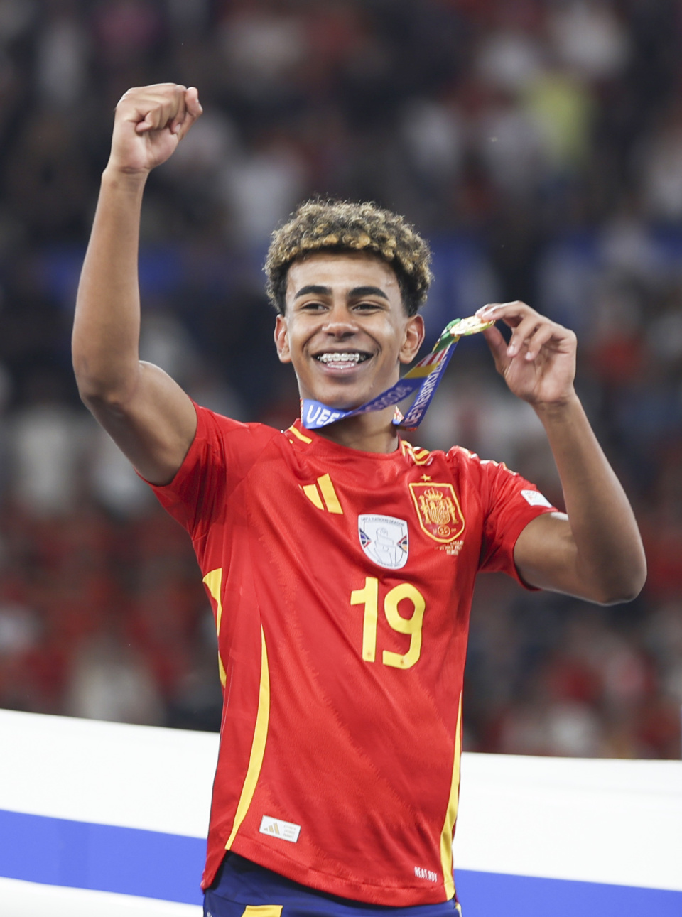 Shams：独行侠愿意聆听关于加福德+汤普森+拉塞尔的报价（Shams：独行侠对加福德、汤普森、拉塞尔的交易报价持开放态度）