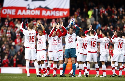 官方：53岁前英超金靴哈塞尔巴因克担任苏里南国家队助教（苏里南国家队官宣：53岁前英超金靴哈塞尔巴因克出任助理教练）