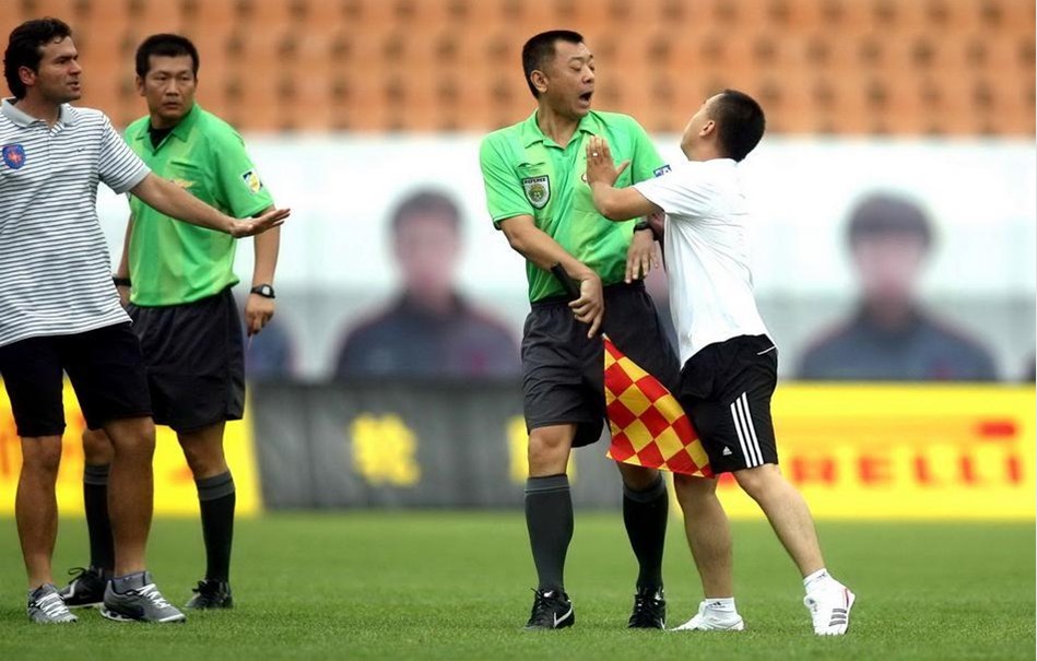 记者：世界杯抽签仪式开始前，大力神杯已经抵达华盛顿（记者：抽签仪式尚未开始，大力神杯已抵达华盛顿）